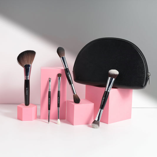 The Art of Makeup : Mastering Techniques with Ray Beauty’s Professional Brushes